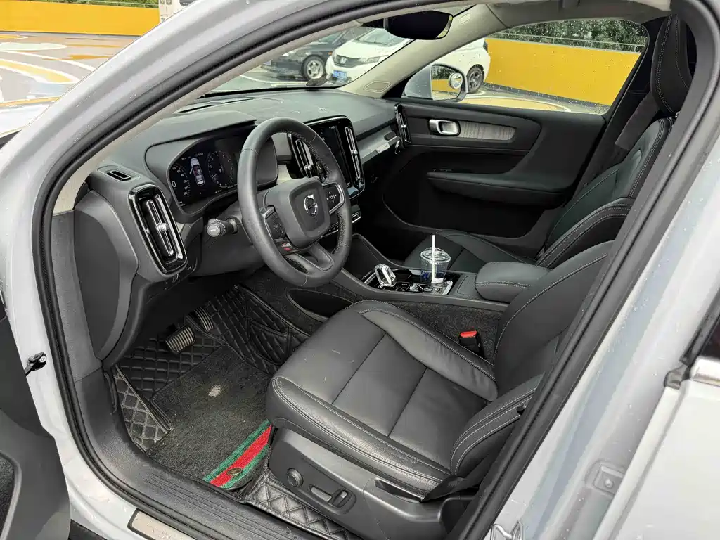 Volvo XC40 2022