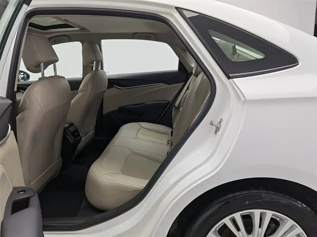 Buick Excelle 2016 — фото 15