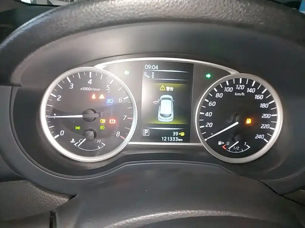 Nissan Tiida 2019 — фото 12