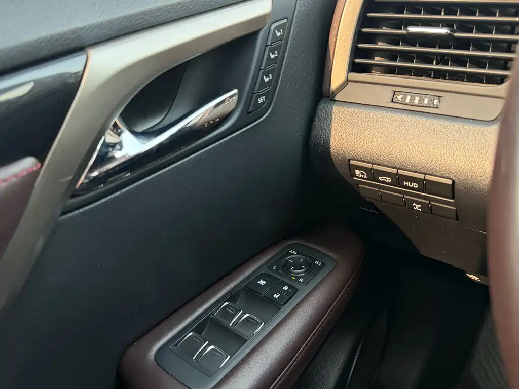 Lexus RX 2020 — фото 19