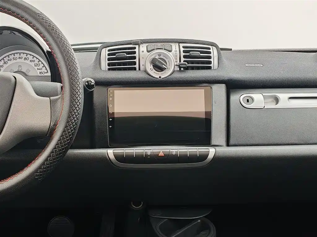 smart Fortwo 2015 — фото 12