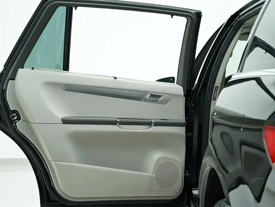 Mercedes-Benz R-Class 2015 — фото 16
