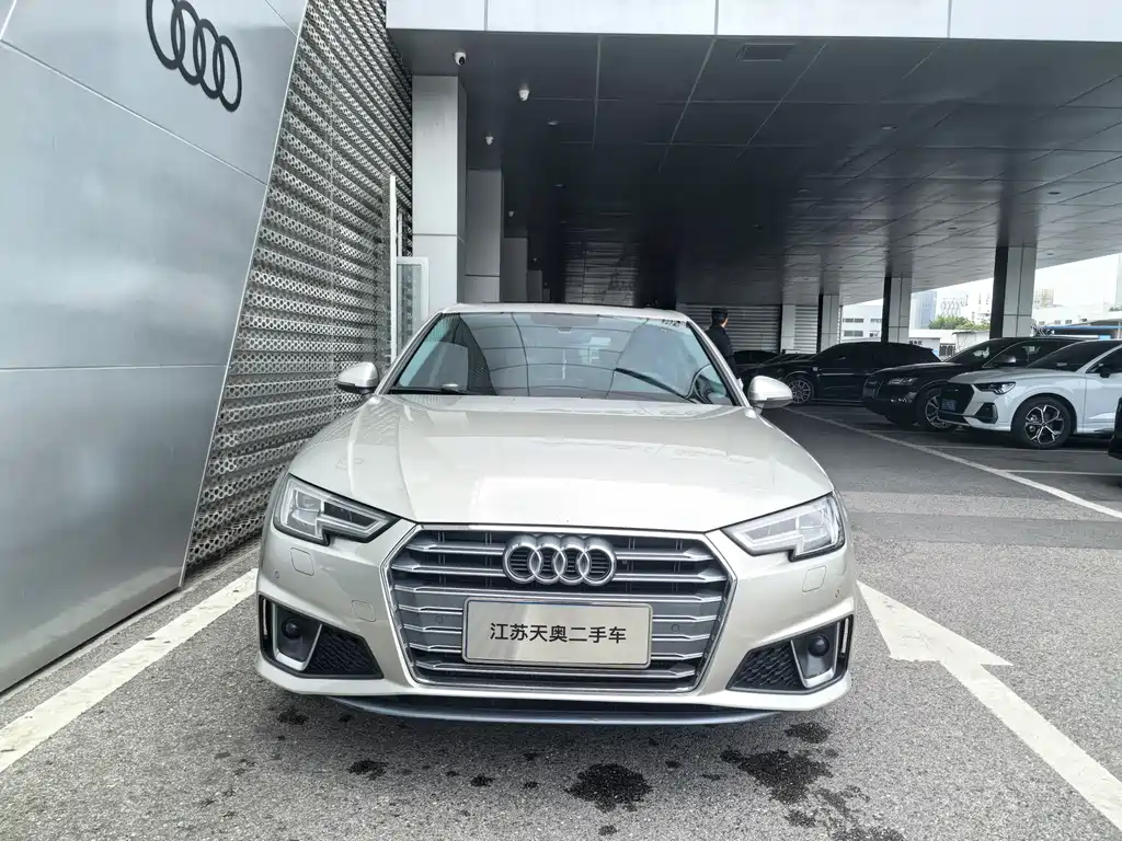 Audi A4L 2019
