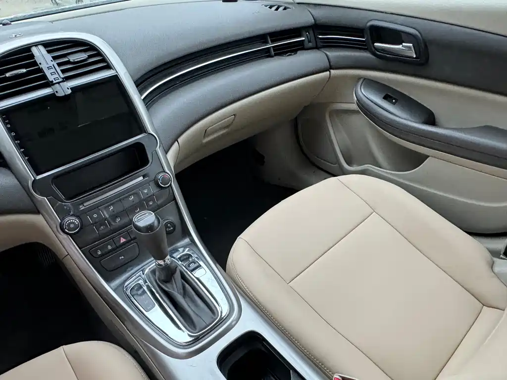 Chevrolet Malibu 2016 — фото 12