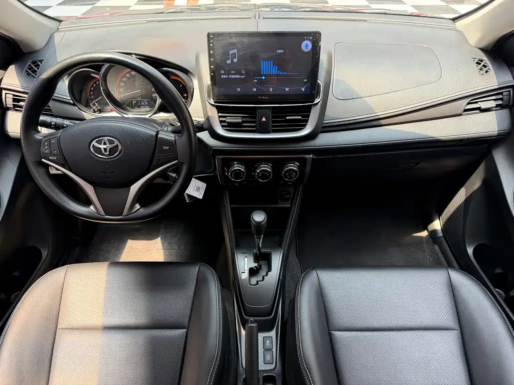 Toyota Yaris L 2023 — фото 8