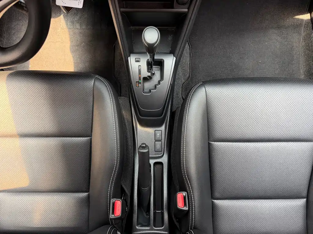 Toyota Yaris L 2023 — фото 12