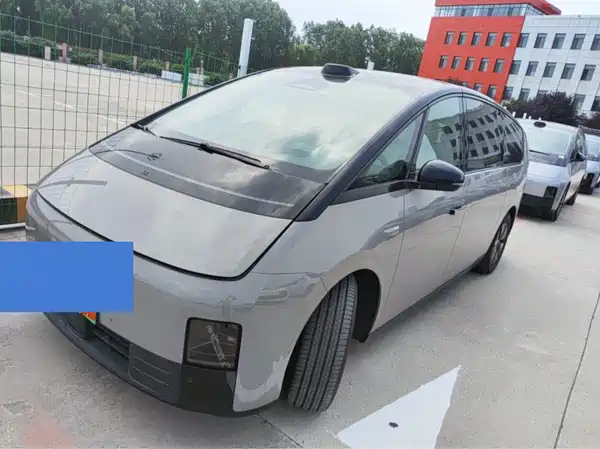 Li Auto MEGA 2024