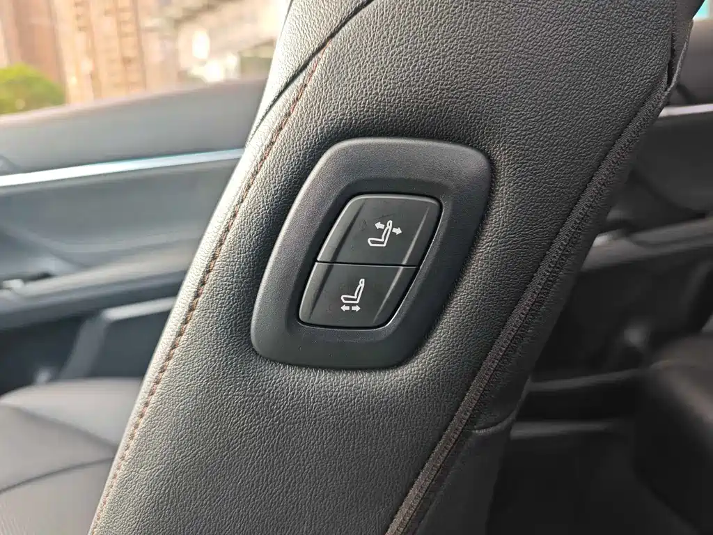 Toyota Camry 2020 — фото 25
