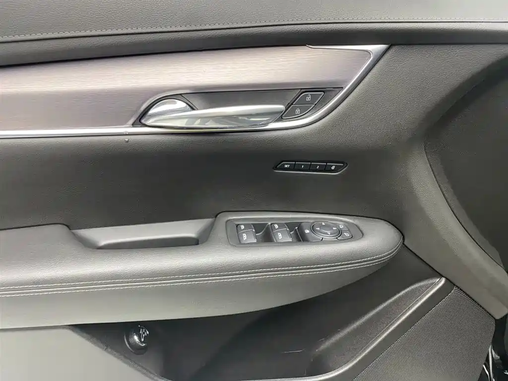 Cadillac XT6 2021 — фото 27