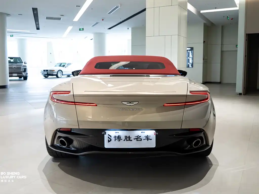 Aston Martin DB11 2018 — фото 38