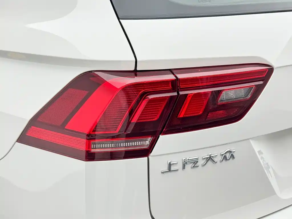 Volkswagen Tiguan L 2021 — фото 10