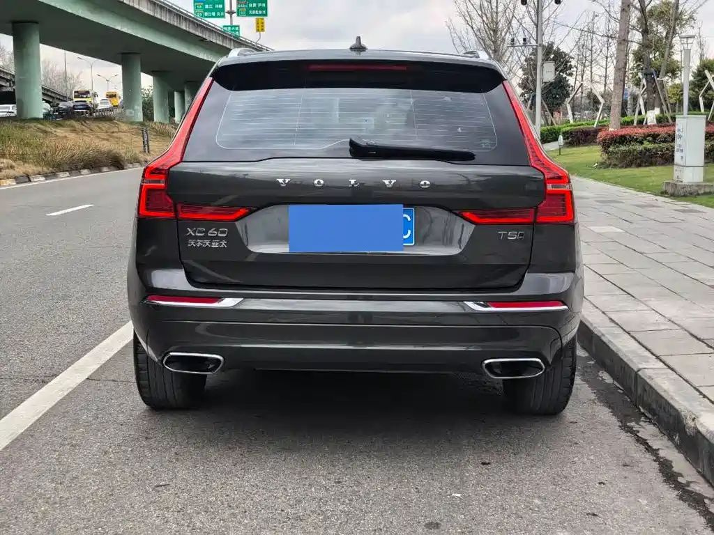 Volvo XC60 2020 — фото 16