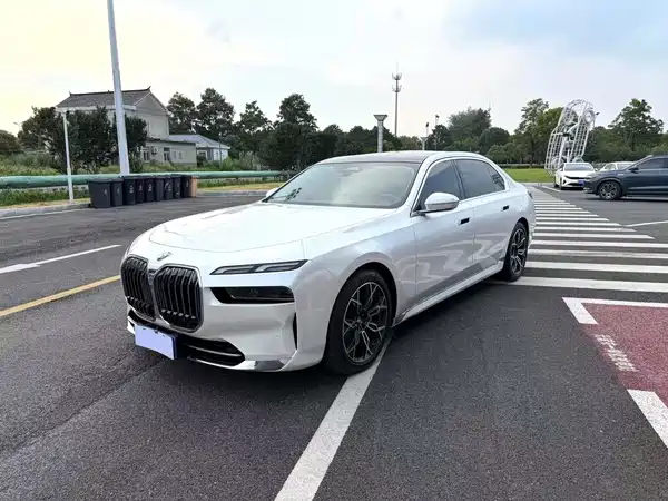 BMW 7 Series 2024