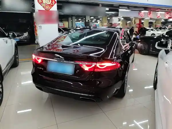 Jaguar XFL 2018