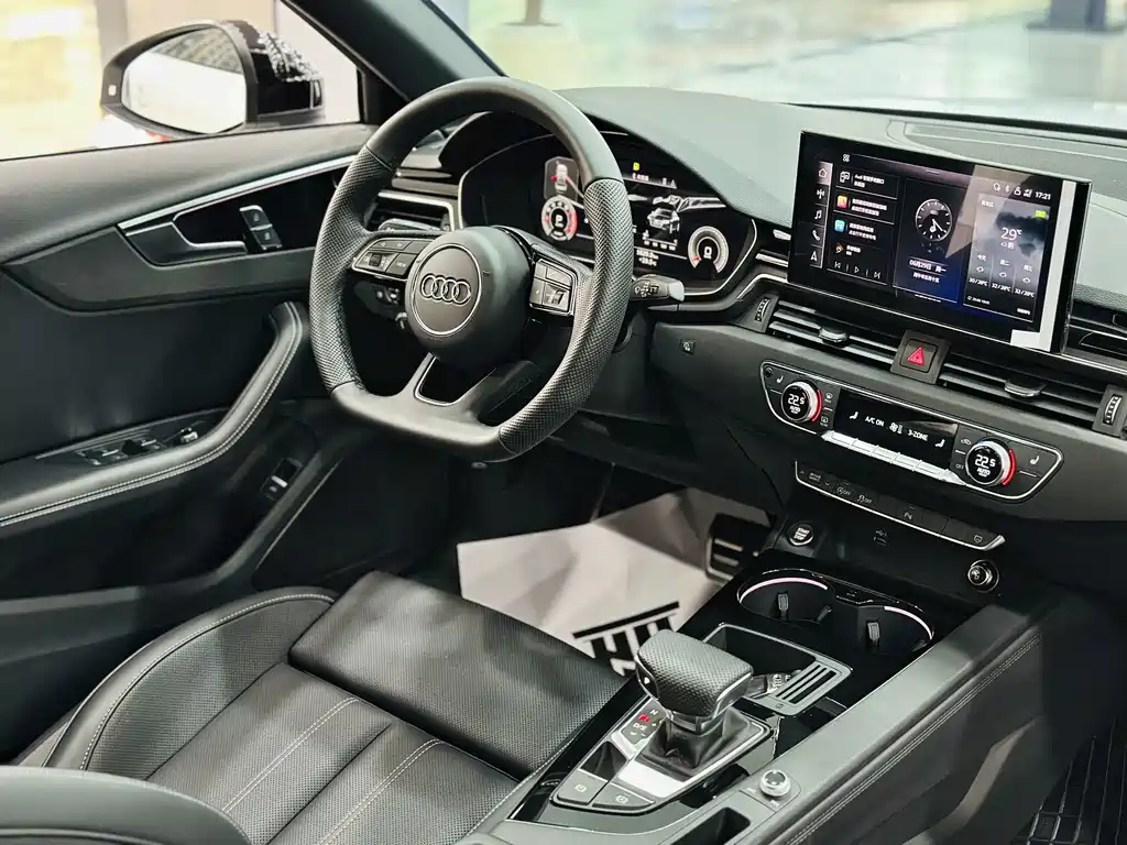 Audi A4L 2024 — фото 14