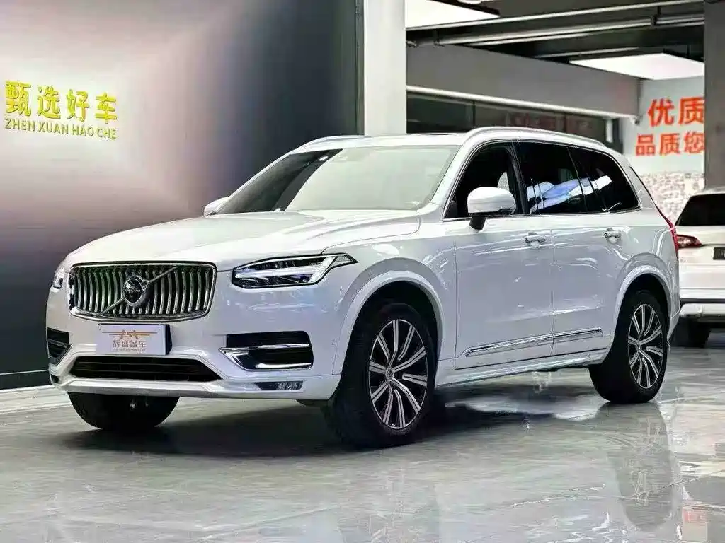 Volvo XC90 2022 — фото 1