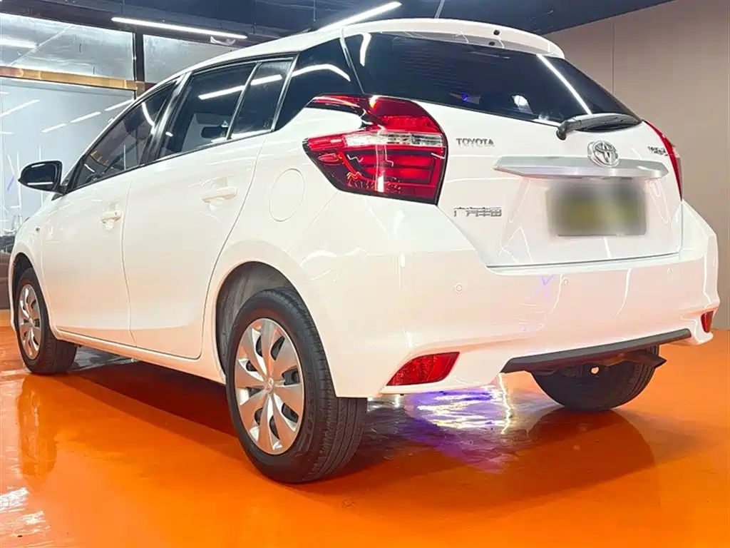 Toyota Yaris L 2020 — фото 9
