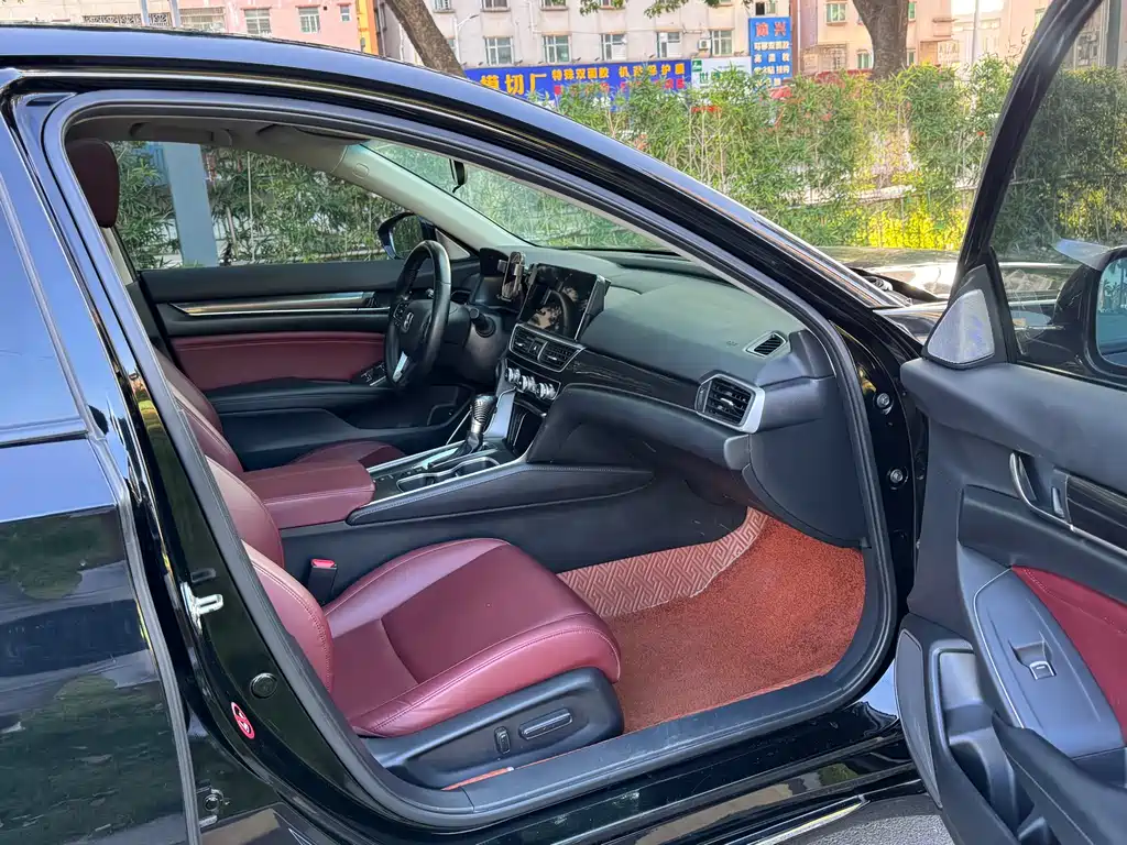 Honda Accord 2022 — фото 16