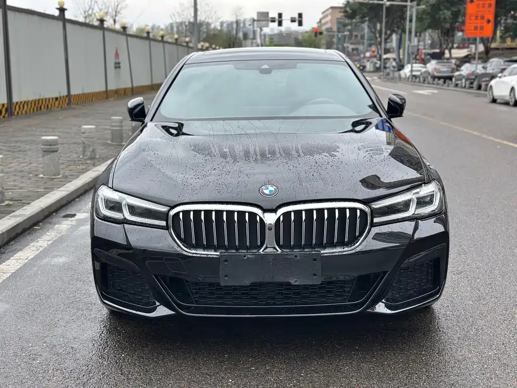 BMW 5 Series 2023 — фото 2