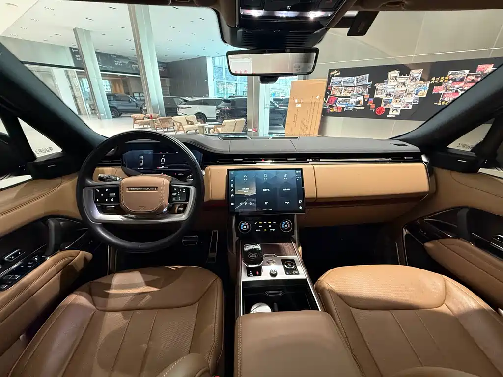 Land Rover Range Rover 2023 — фото 16