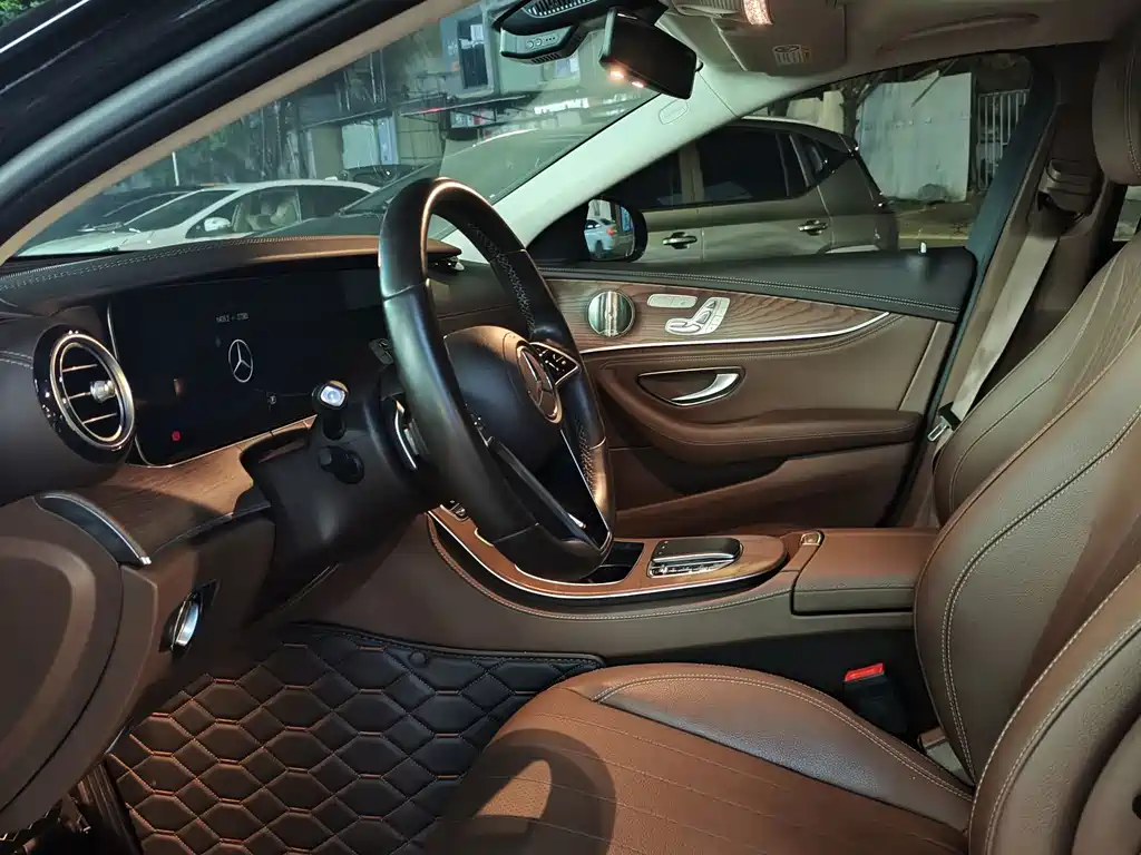 Mercedes-Benz E-Class 2022