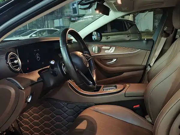 Mercedes-Benz E-Class 2022