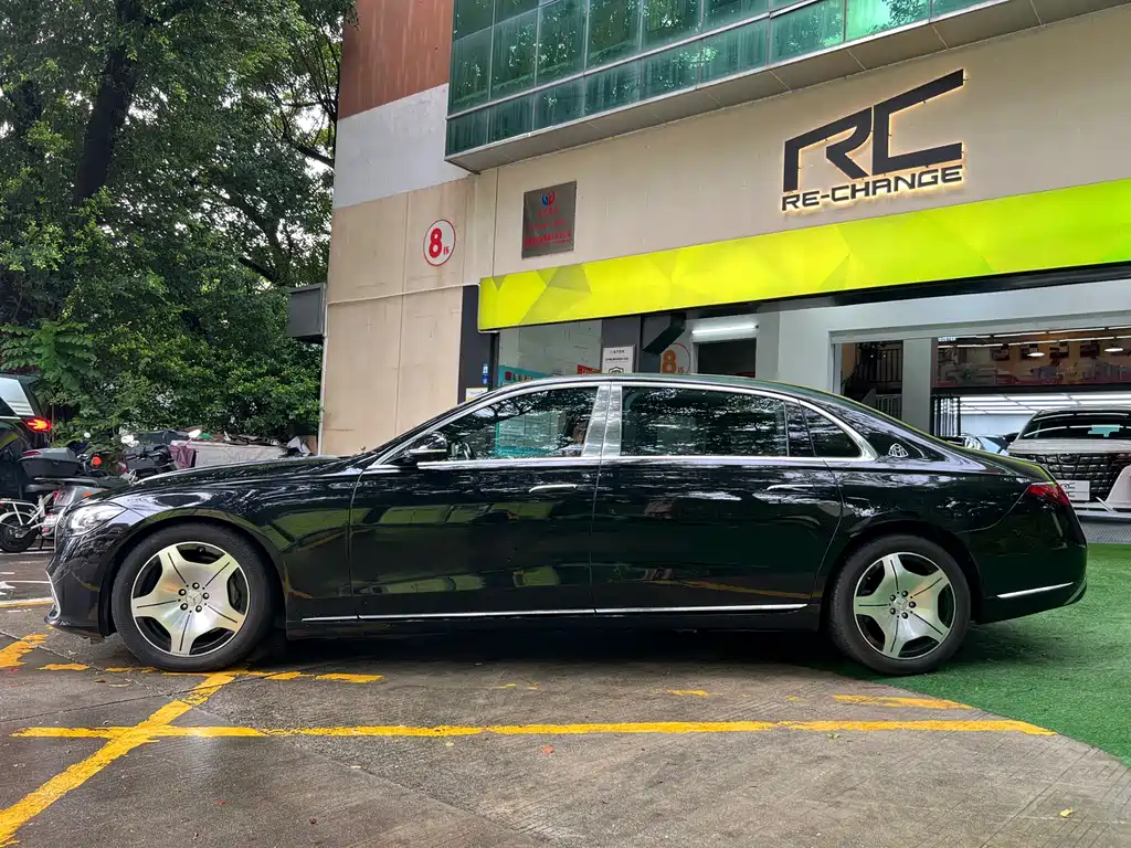 Mercedes-Benz Maybach S-Class 2025