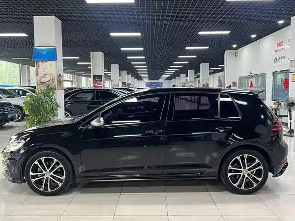 Volkswagen Golf 2020