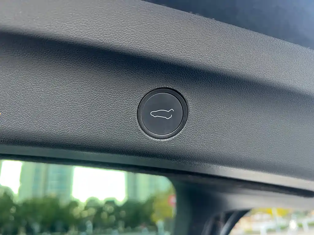 Tesla Model Y 2021 — фото 13