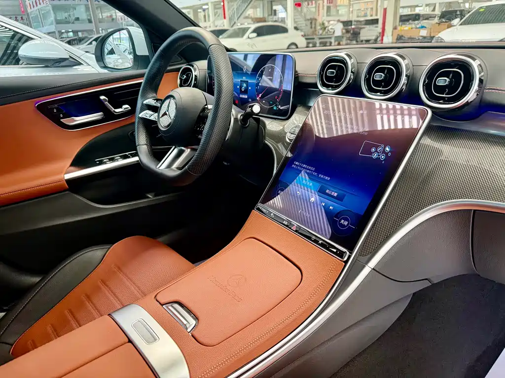 Mercedes-Benz C-Class 2023 — фото 8