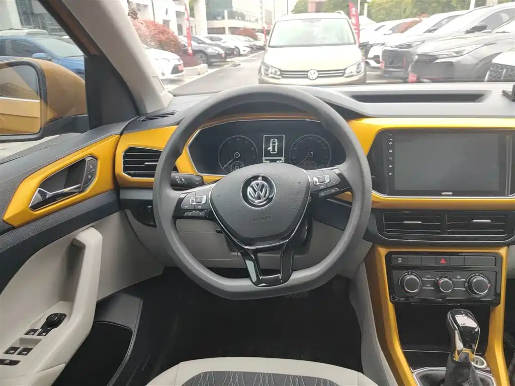 Volkswagen T-Cross 2020 — фото 11