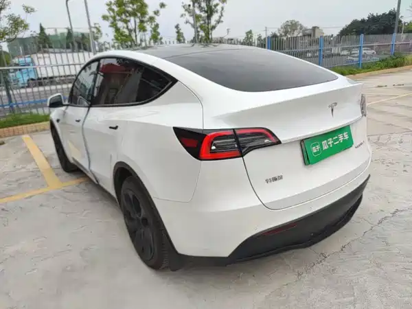 Tesla Model Y 2022