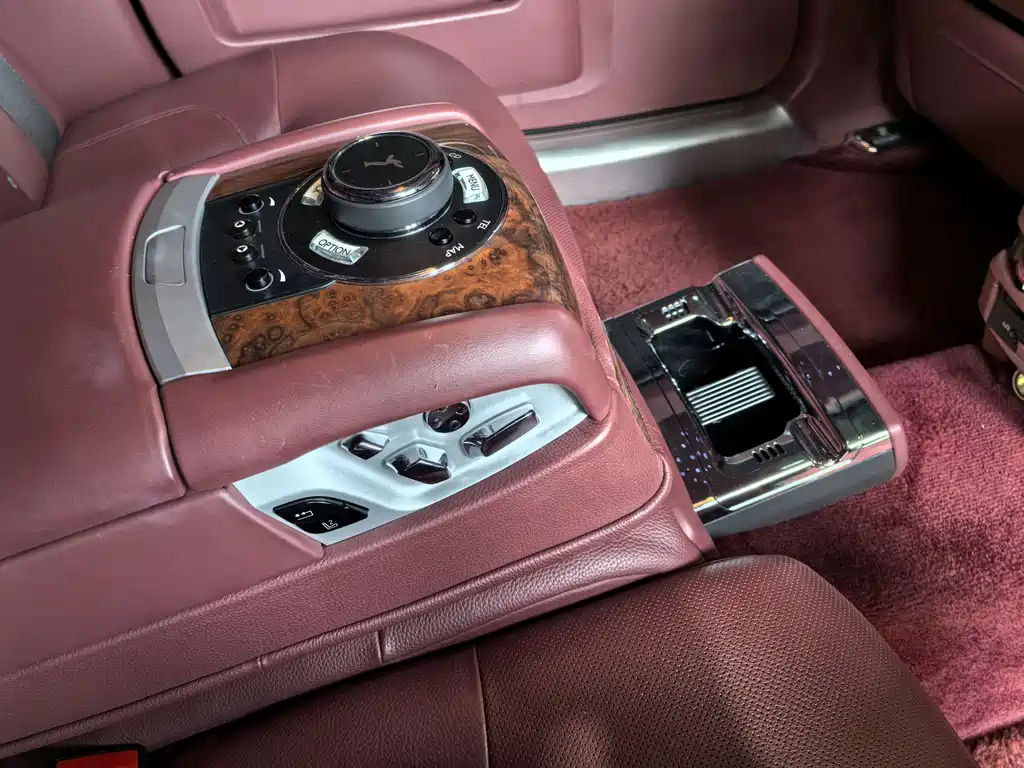 Rolls-Royce Ghost 2015 — фото 26