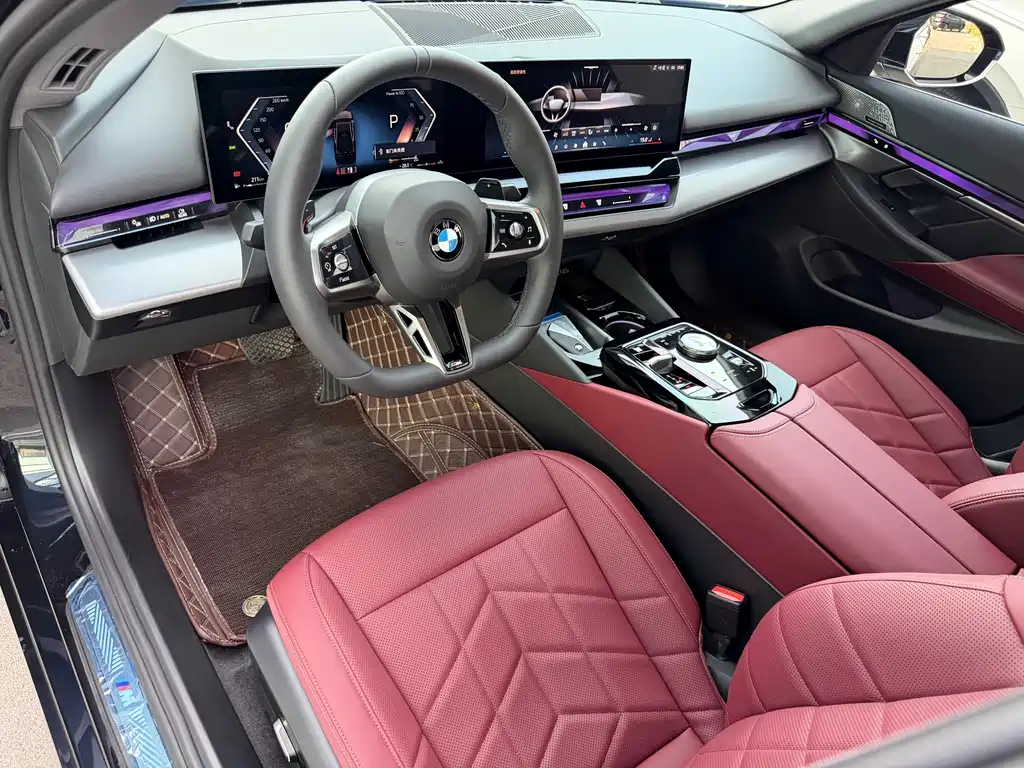 BMW 5 Series 2025 — фото 12