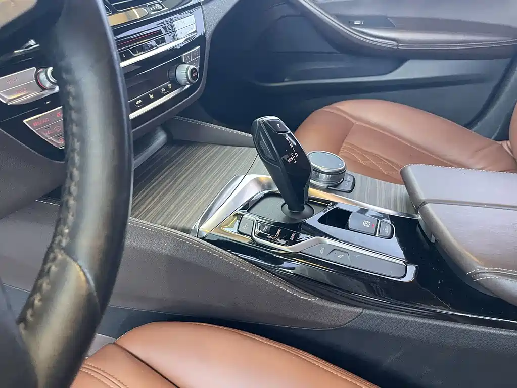 BMW 5 Series New Energy 2019 — фото 8