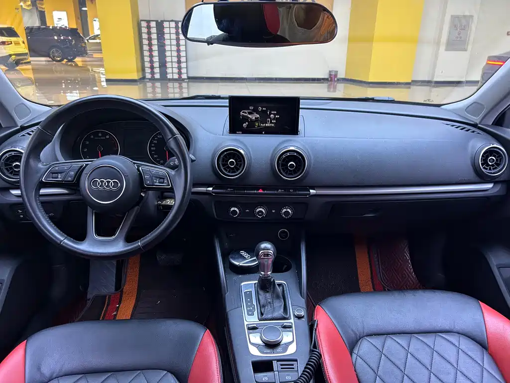 Audi A3 2018 — фото 10