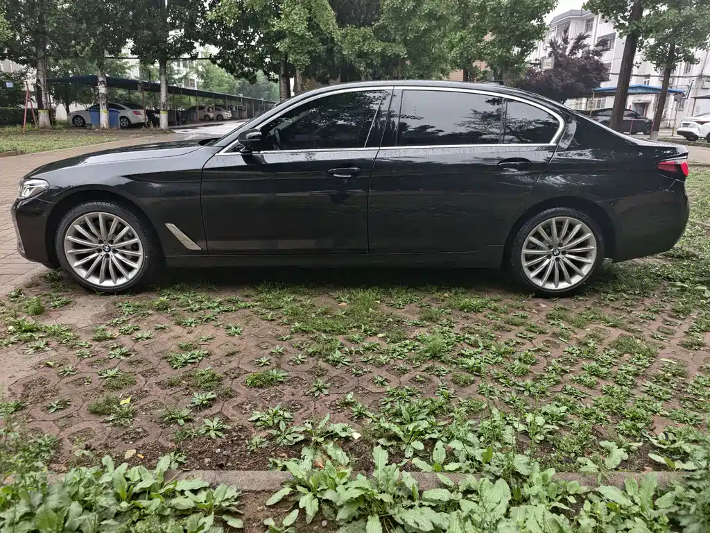 BMW 5 Series 2023 — фото 12