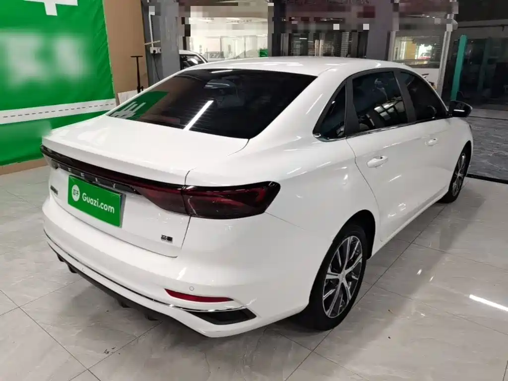 Geely Emgrand 2023