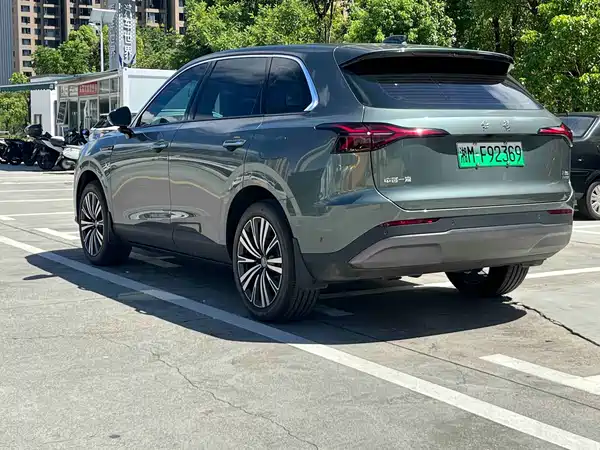 Hongqi HS6 PHEV 2026