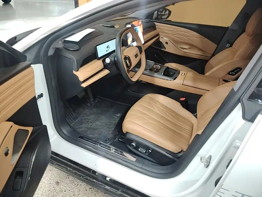 Geely Galaxy Starshine 8 2025 — фото 16