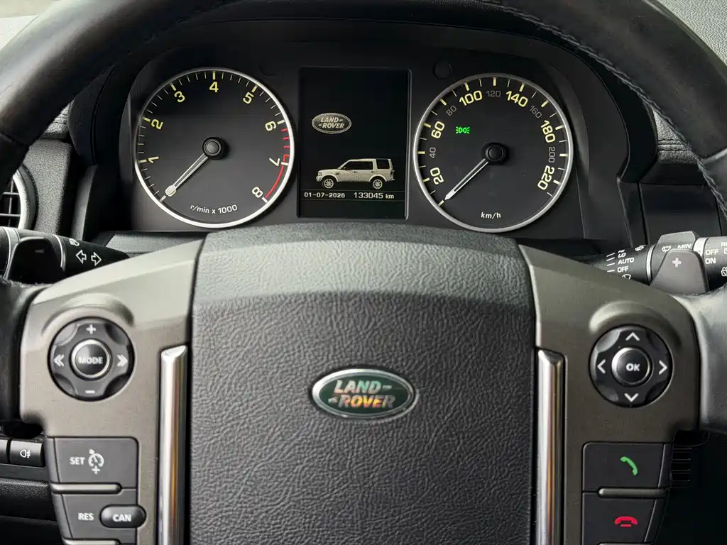 Land Rover Discovery 2017 — фото 13