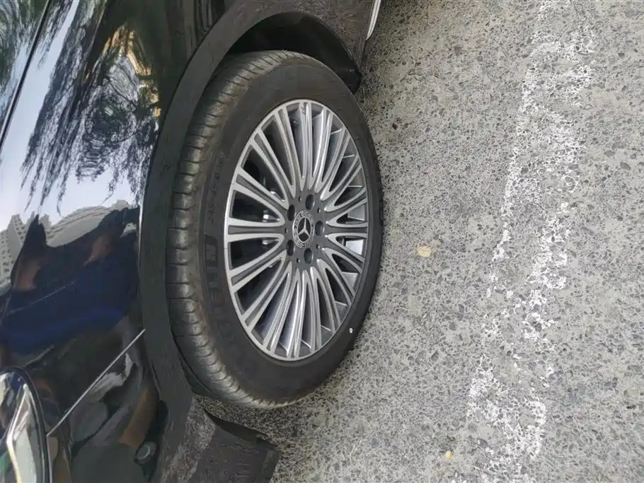 Mercedes-Benz E-Class 2023