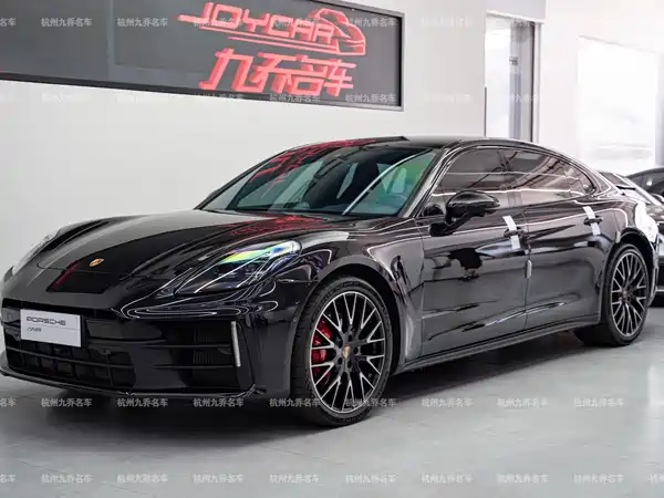 Porsche Panamera 2025