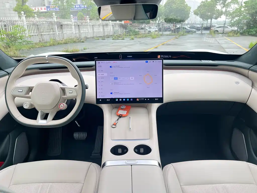 Xiaomi YU7 2025 — фото 12