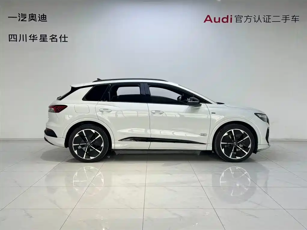 Audi Q4 e-tron 2023 — фото 3