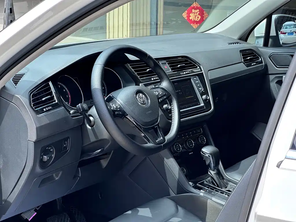 Volkswagen Tiguan L 2018 — фото 5