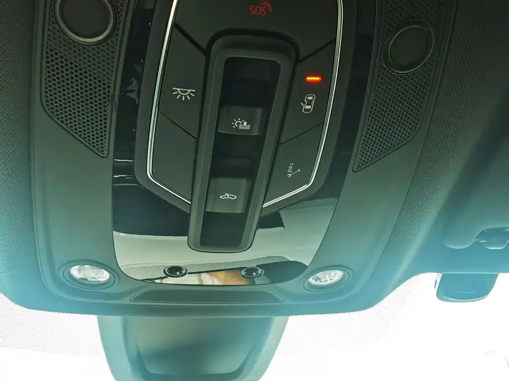 Audi Q5L 2023 — фото 15