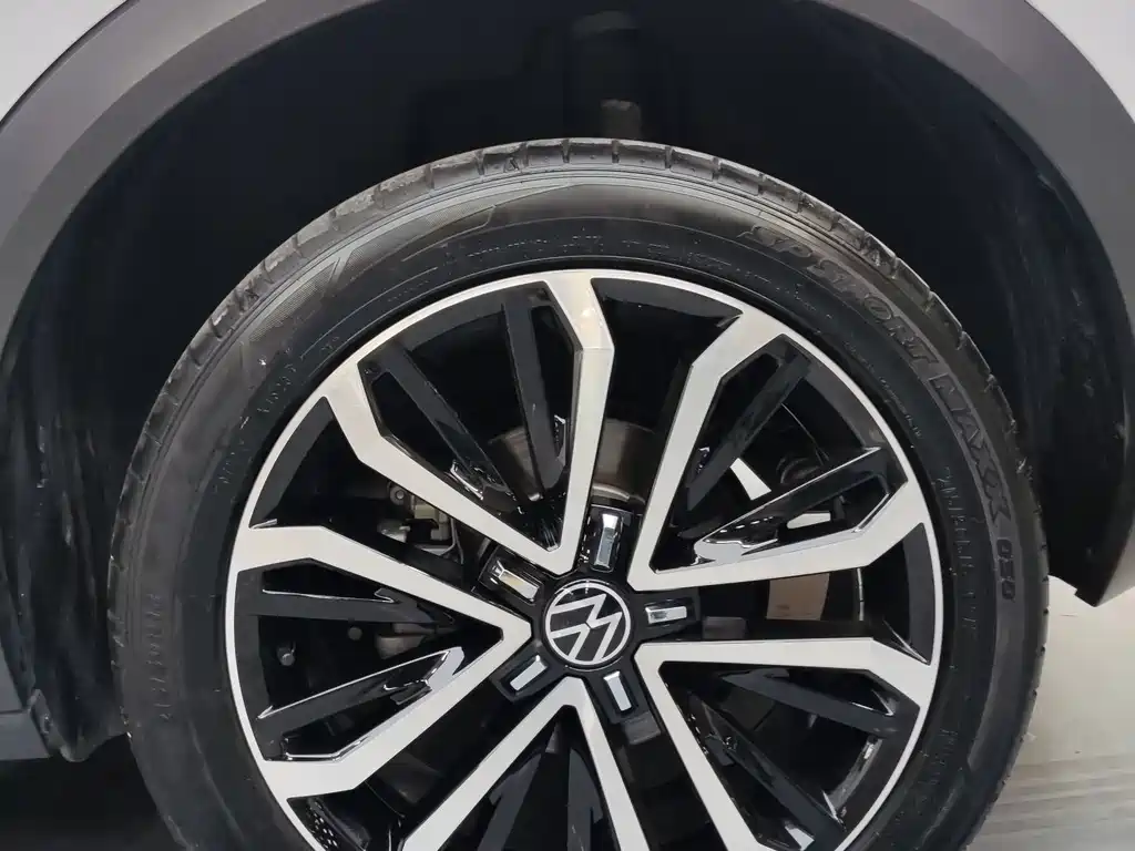 Volkswagen T-Roc 2023 — фото 15