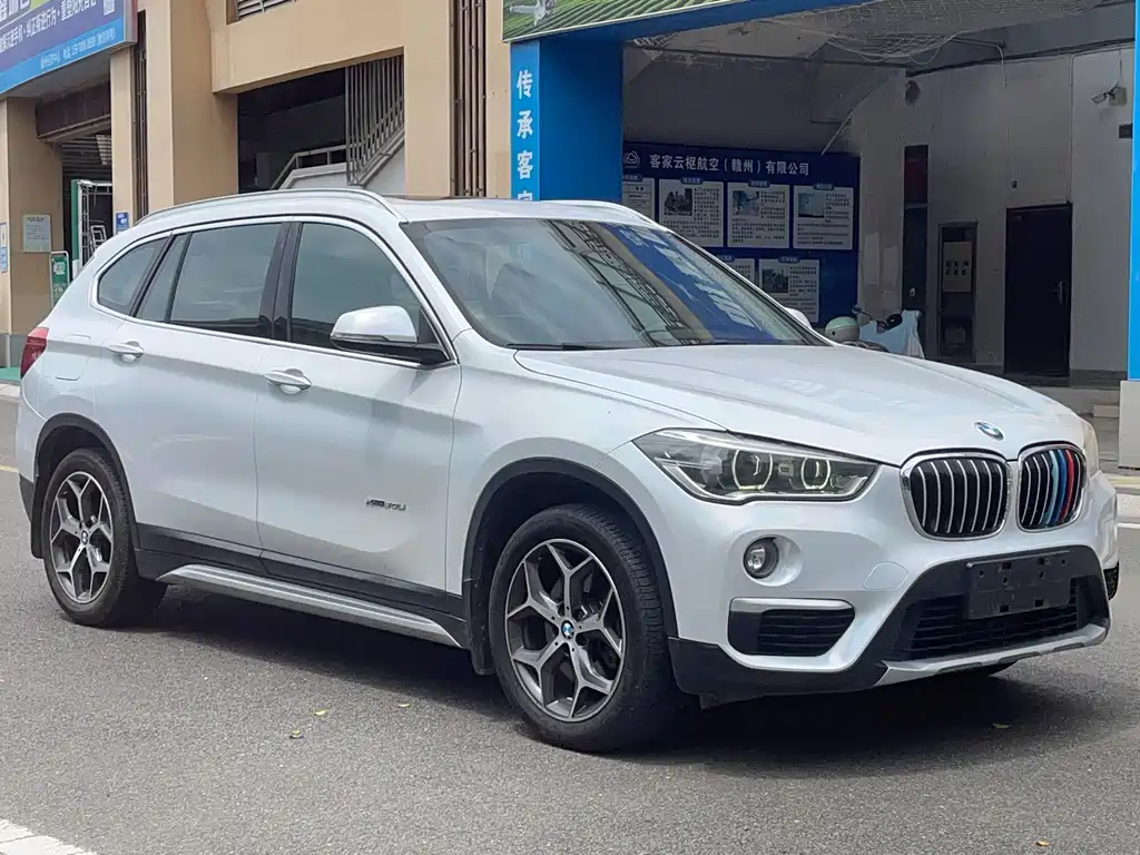 BMW X1 2017 — фото 1