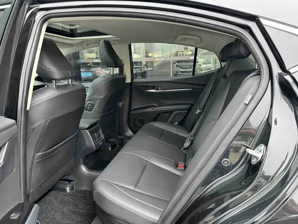 Toyota Camry 2025